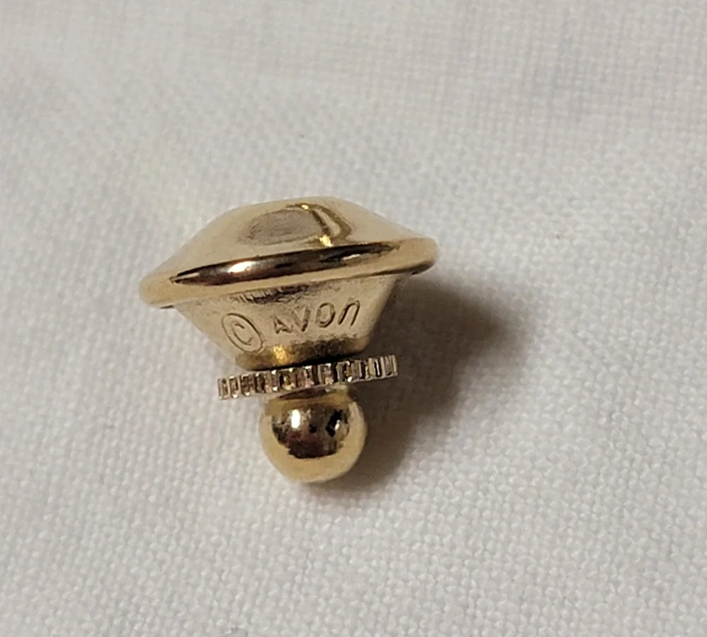 Vintage 1983 Love Struck Tac Pin Gold Tone Avon Valentine's Day Heart w/ Arrow